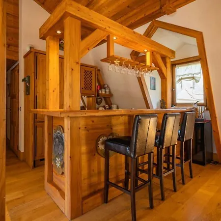 Astoria - Ultracentral 140m2 Balcons Vues Balneo Sauna Apartmán *