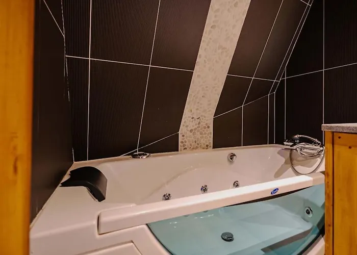 شقة Astoria - Ultracentral 140m2 Balcons Vues Balneo Sauna شامونكس