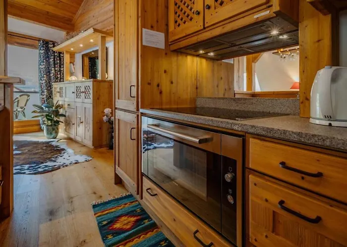 Astoria - Ultracentral 140m2 Balcons Vues Balneo Sauna * Chamonix